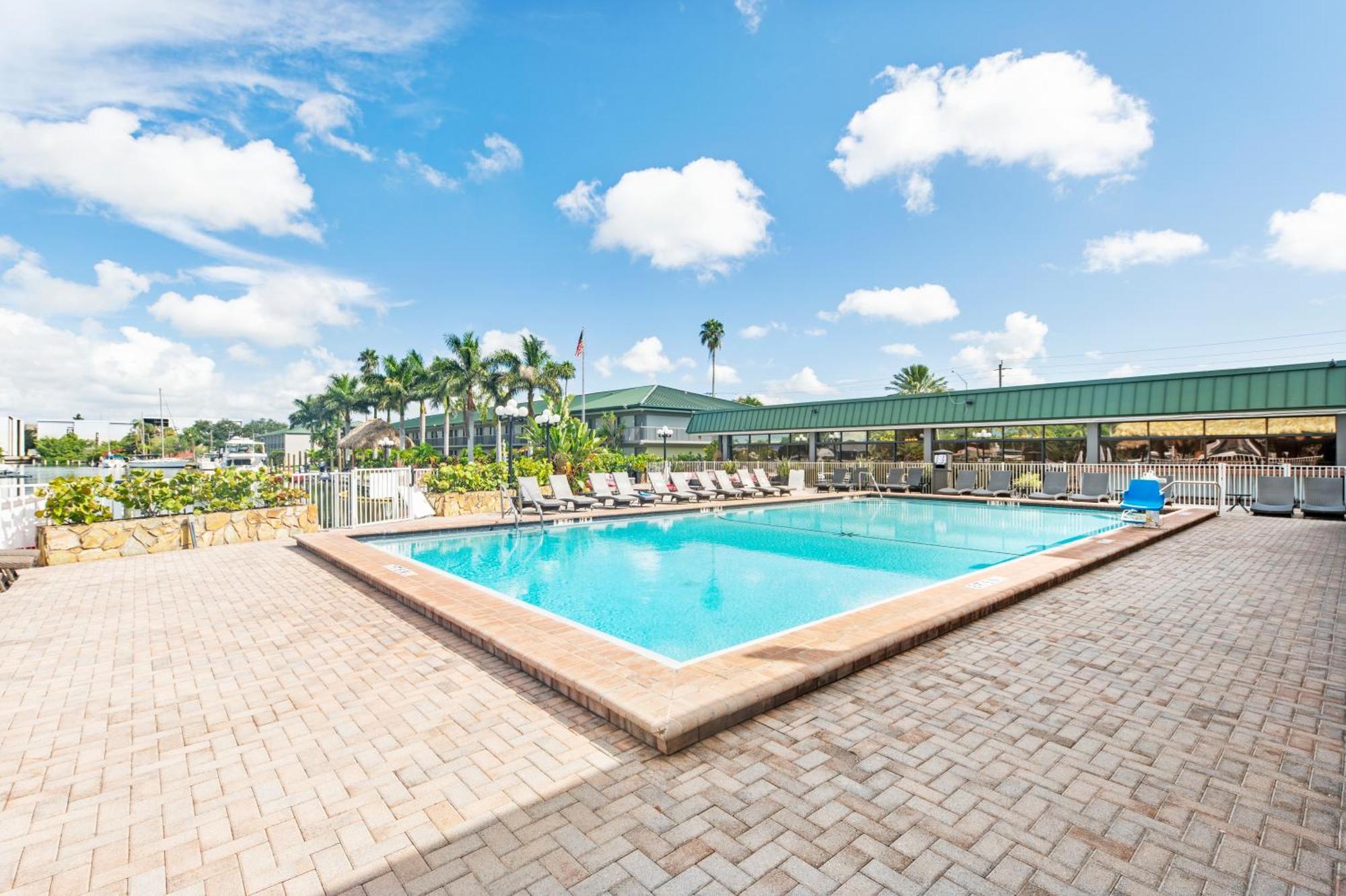 Bay Breeze Aparthotel South Bradenton Ngoại thất bức ảnh