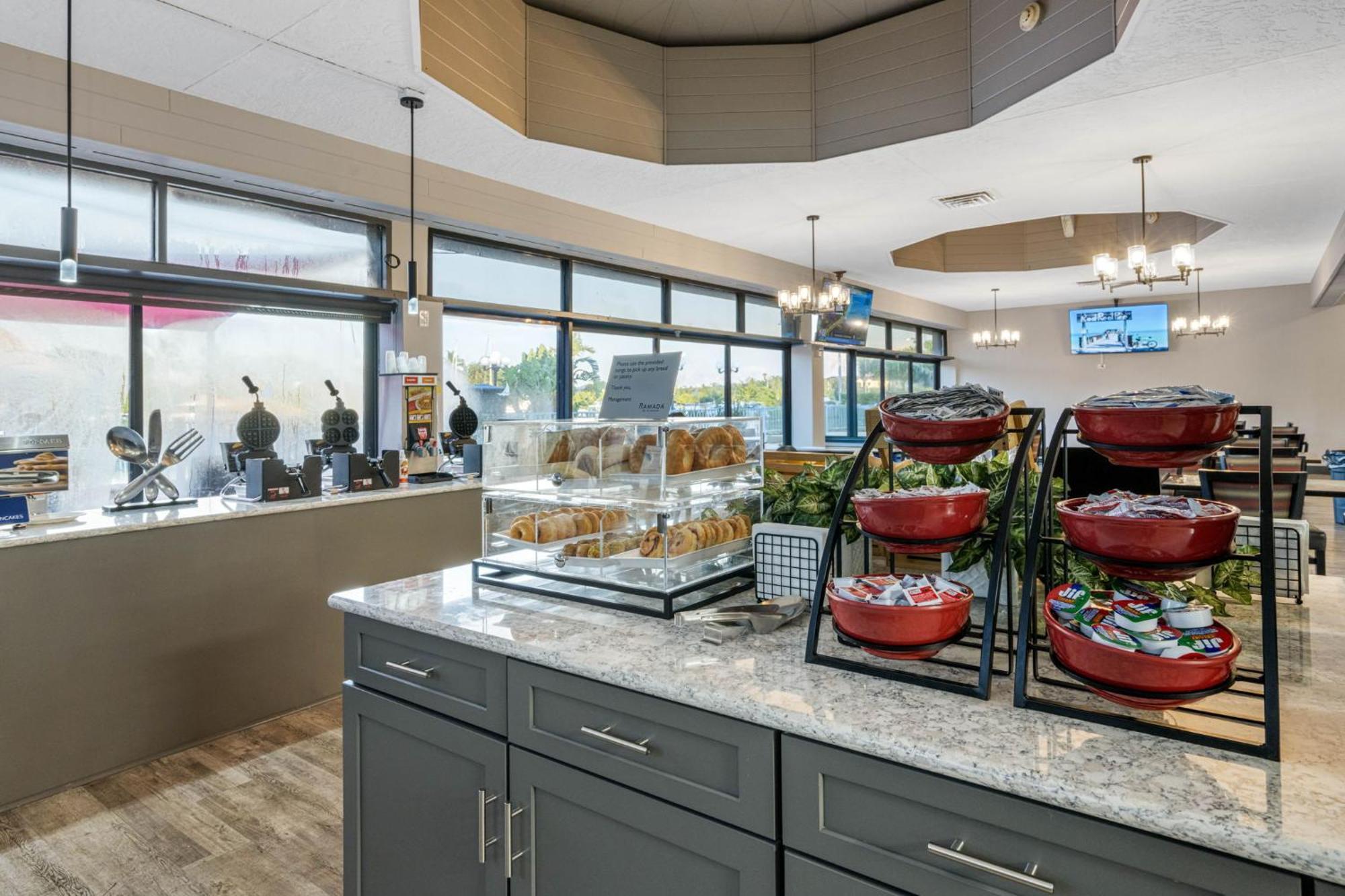 Bay Breeze Aparthotel South Bradenton Ngoại thất bức ảnh